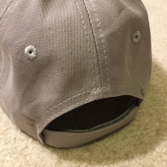 Disney Animal Kingdom Grey Hat Cap Strapback Embroidered Kids Youth Size 54-58cm - Picture 12 of 12